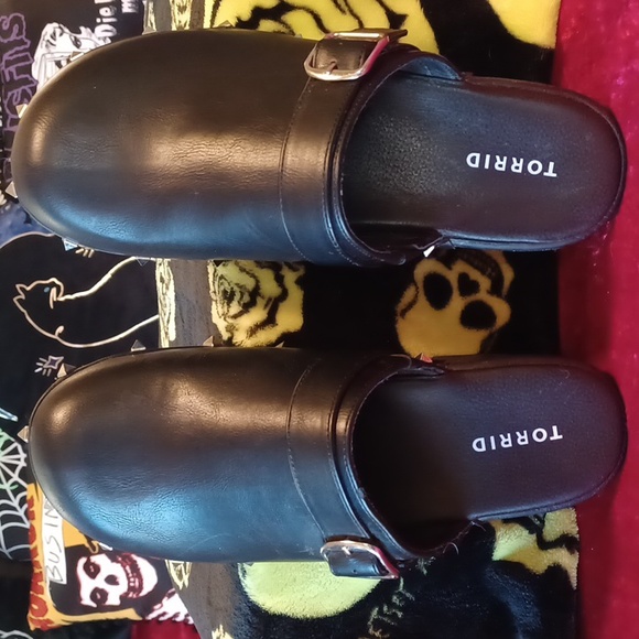 TORRID size 10 black studded clogs punk casual goth stud - Picture 9 of 9